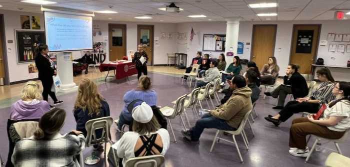 CCE Suffolk ofrece apoyo para padres: Fortaleciendo familias y guiando jóvenes