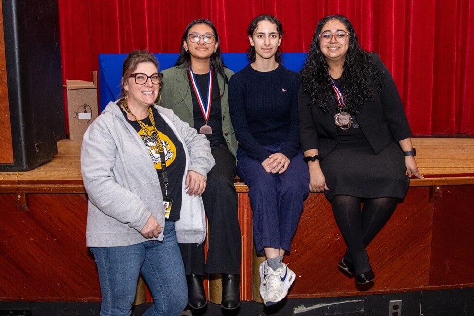 Más de 650 estudiantes compiten en evento de debates en Uniondale